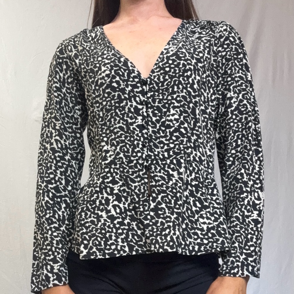 a new day Black & White Printed Button-Down V-Neck Peplum Top